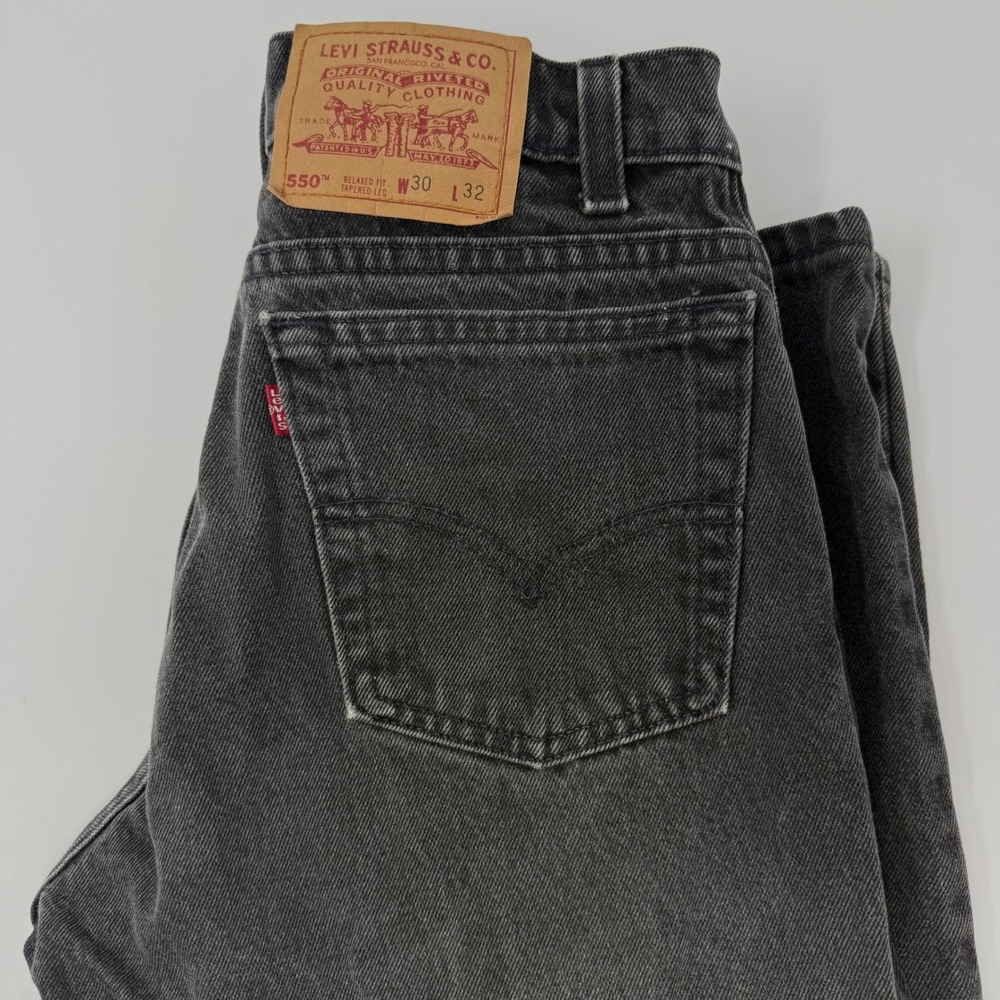 90s Levis 550 Relaxed Fit Tapered Leg Jeans Mens 30x32 Fits 28x32 Black Made USA